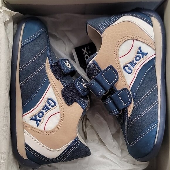 Geox Giove 2 Velcro Sneaker (Toddler) - Picture 2 of 4